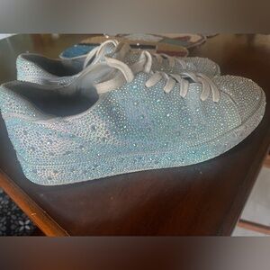 Fashionable embellished sneakers. Good condition!